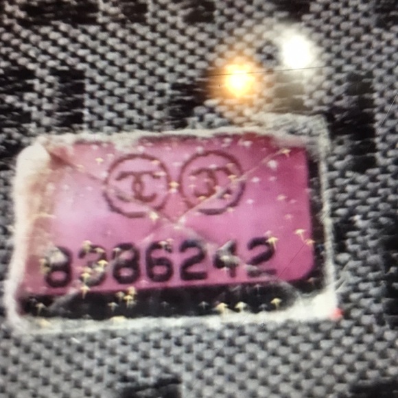 Chanel tote in iridescent gold in pristine condition - Picture 6 of 11